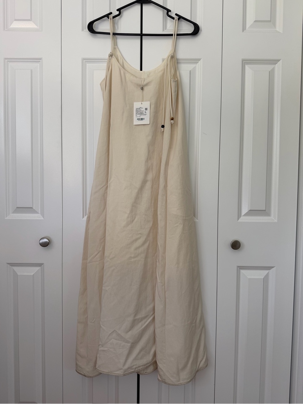 NWT Insis Embroidered Panel Dress in Off White - Picture 8 of 10